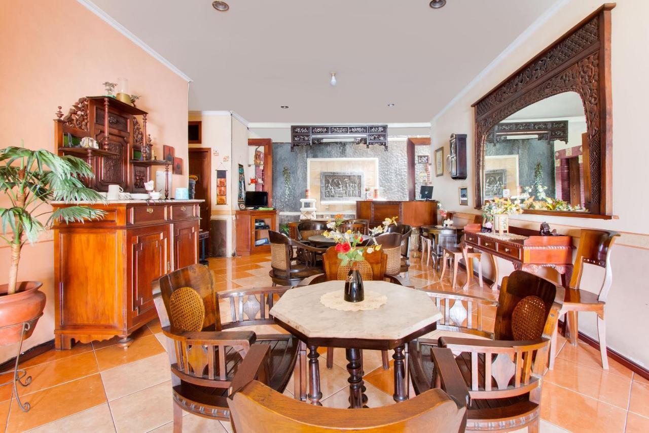 Oyo 3217 The Ts Homestay Маланг Екстериор снимка